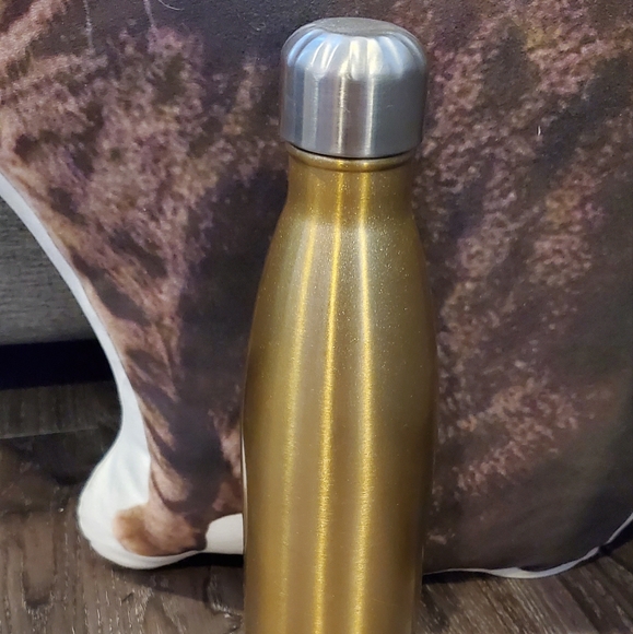 2/$40 💧 Gold Swell water bottle - Picture 3 of 6